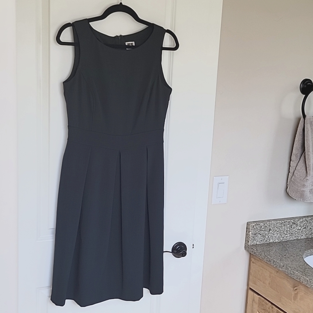 Anne Klein  Hunter Green dress size 6